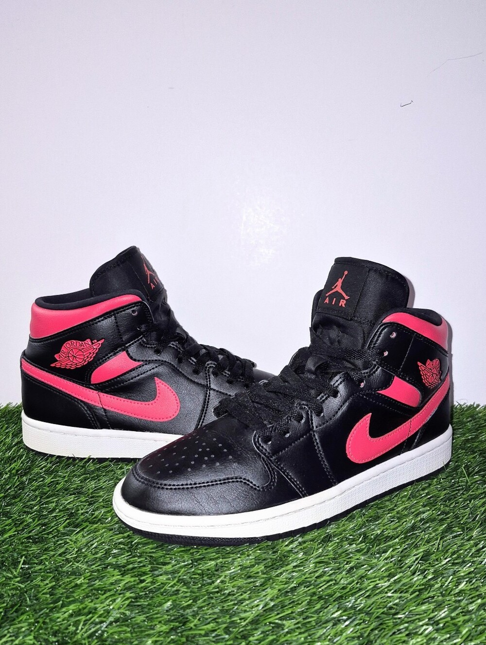 AIR JORDAN 1 MID "SIREN RED" Women's Size 8.5